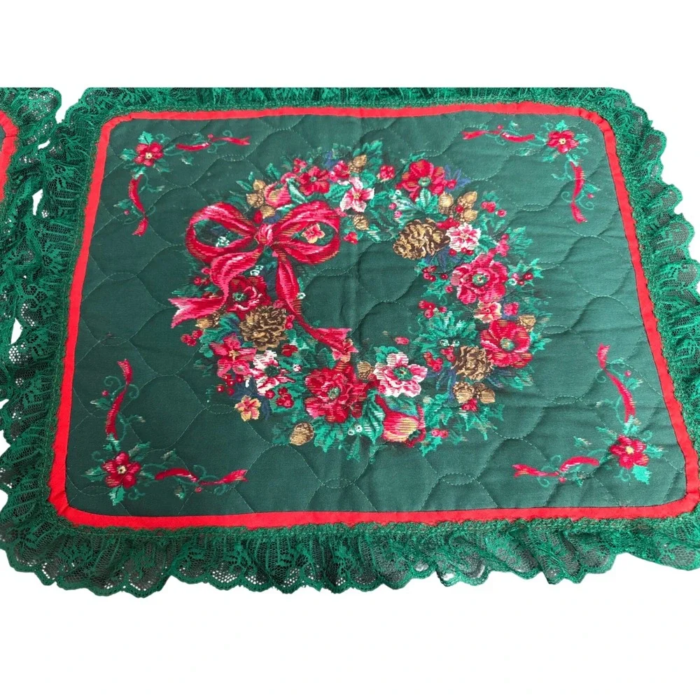 Vintage Handmade Christmas Quilted Placemats Set of 2 Wreath Lace Trim Green Red